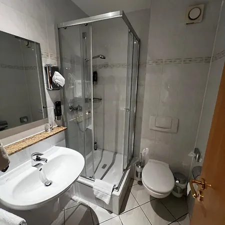 Aparthotel Zur Linde - By Willms & Schoemer Eg Euskirchen